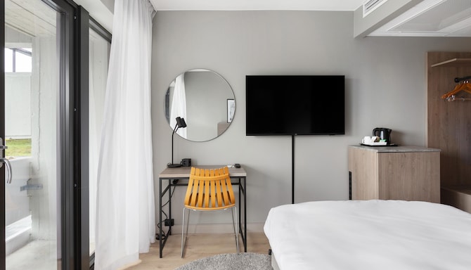 Radisson Hotel Haugesund - Single Room with Balcony