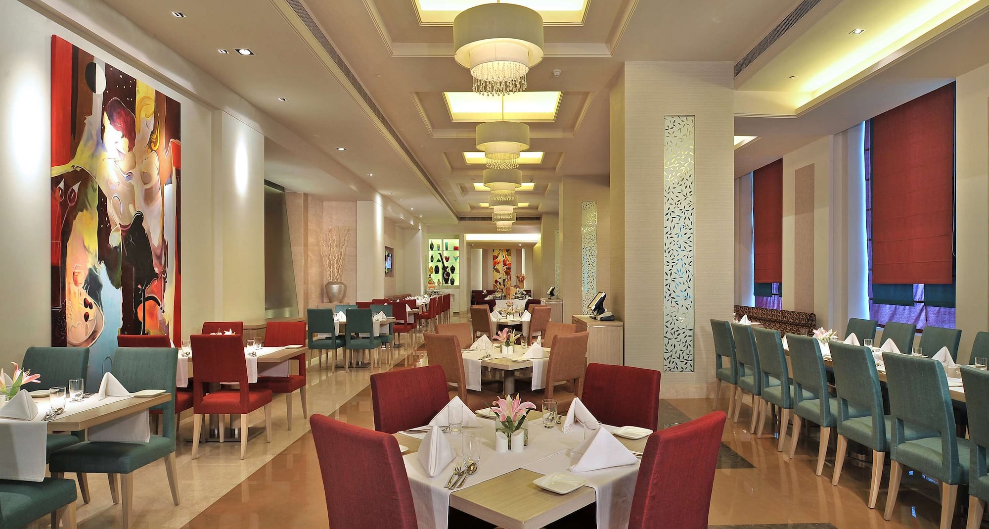 Radisson Hyderabad Hitec City - Cascade