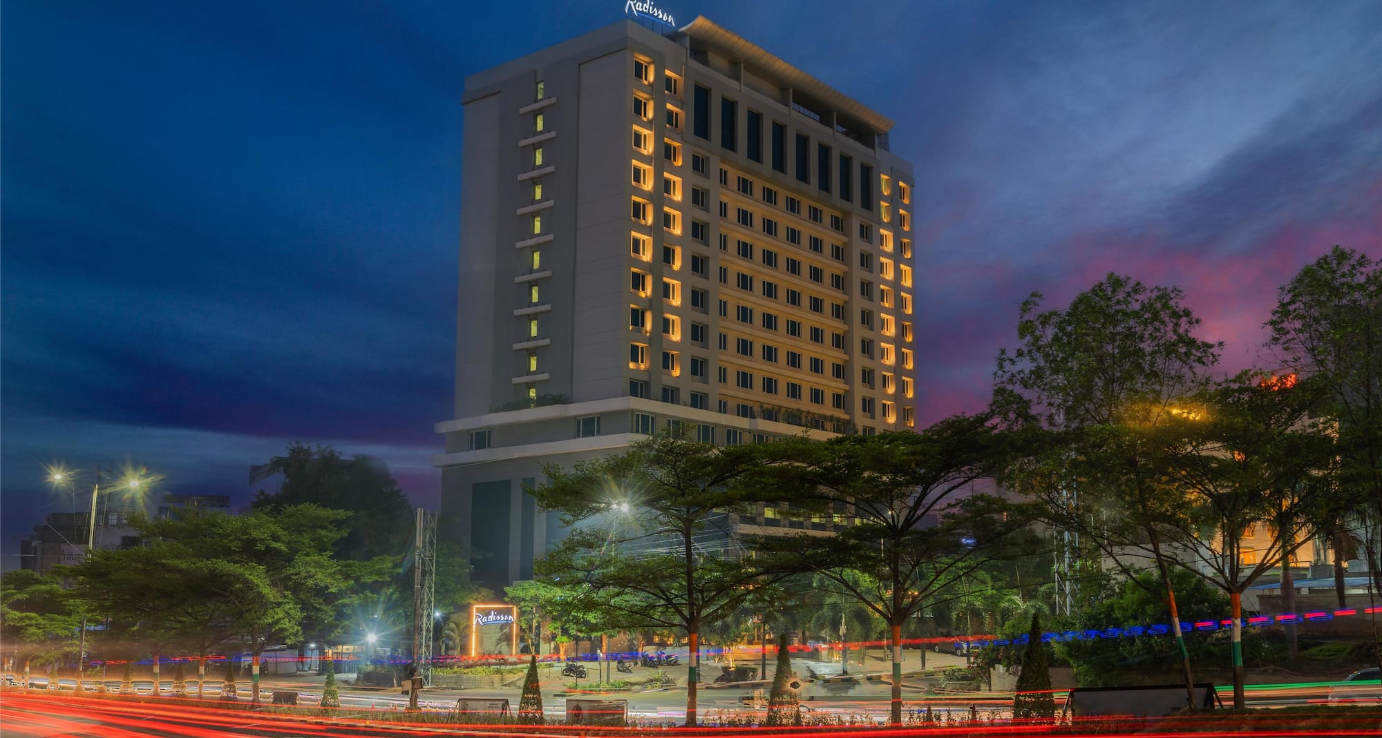 Radisson Hotel Hyderabad Hitec City - Hotel Facade