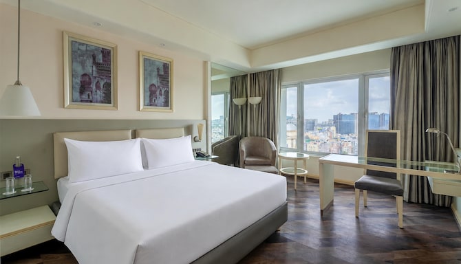 Radisson Hotel Hyderabad Hitec City - Business Class Room