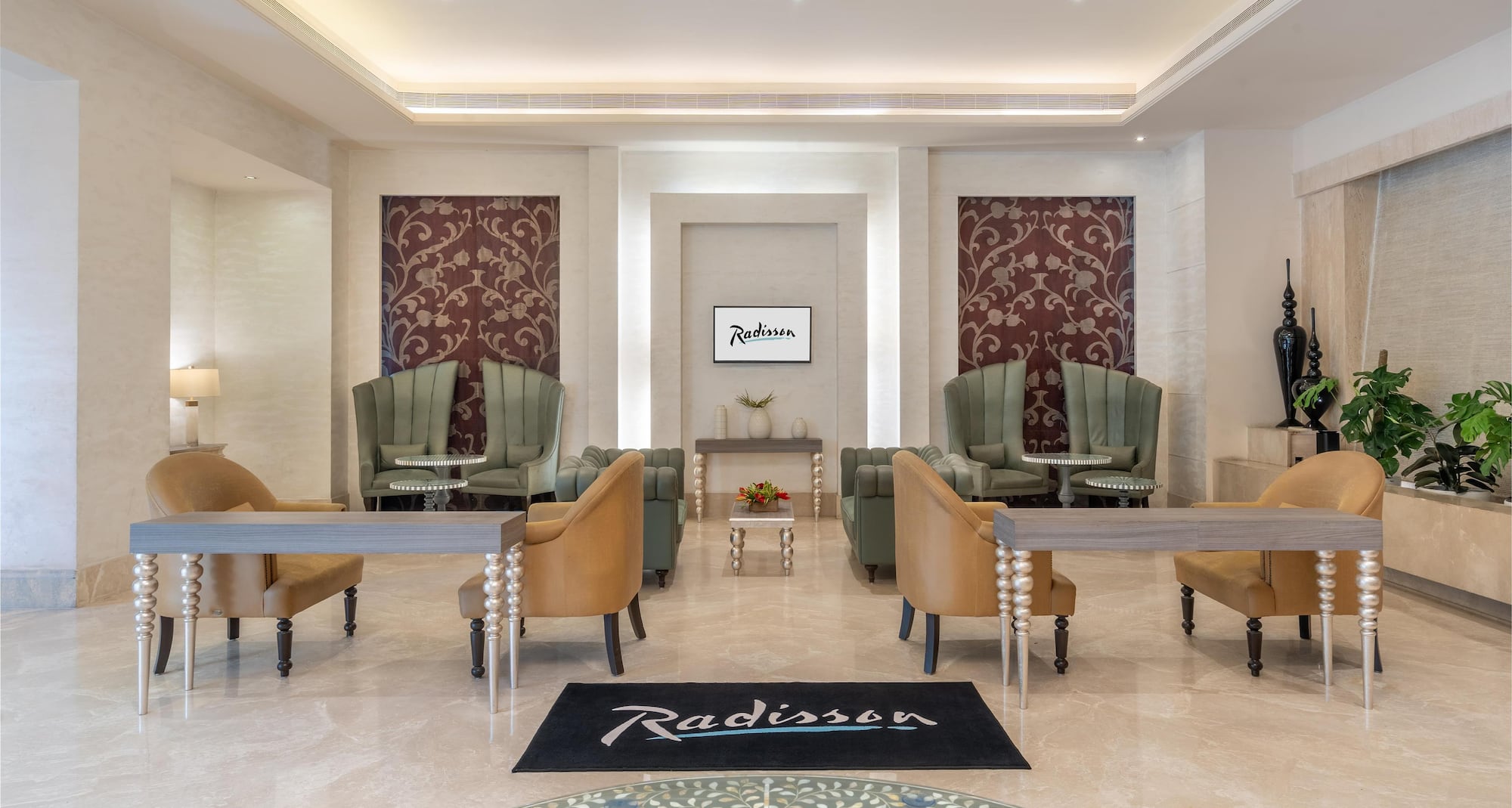 Radisson Hotel Hyderabad Hitec City - Lobby
