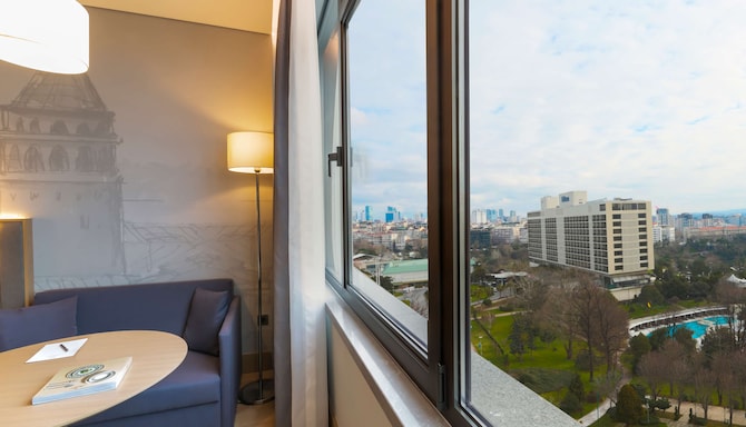 Radisson Hotel Istanbul Harbiye - Premium Room Bosphorus view