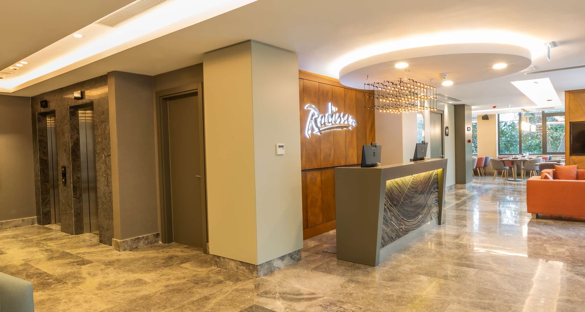 Radisson Hotel Istanbul Harbiye - Lobby