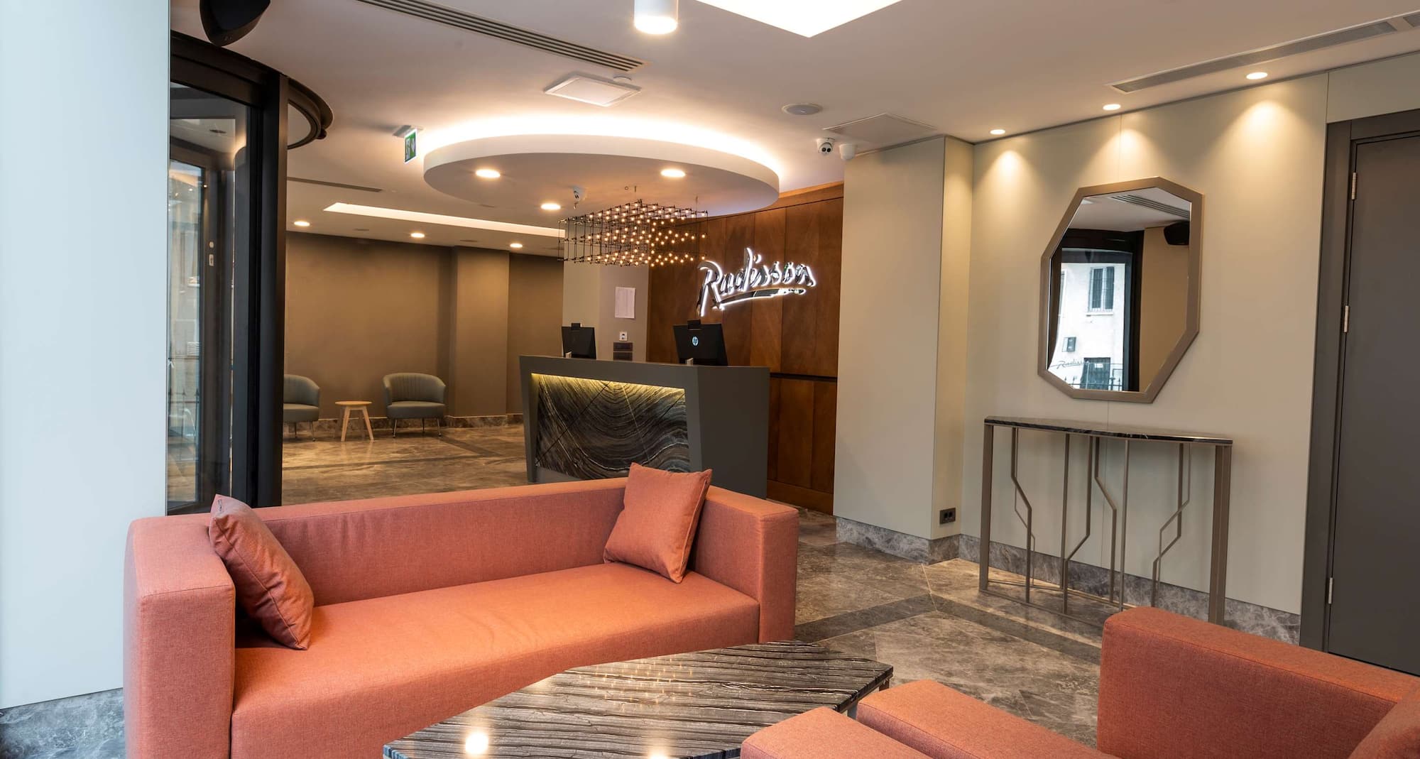 Radisson Hotel Istanbul Harbiye - Lobby