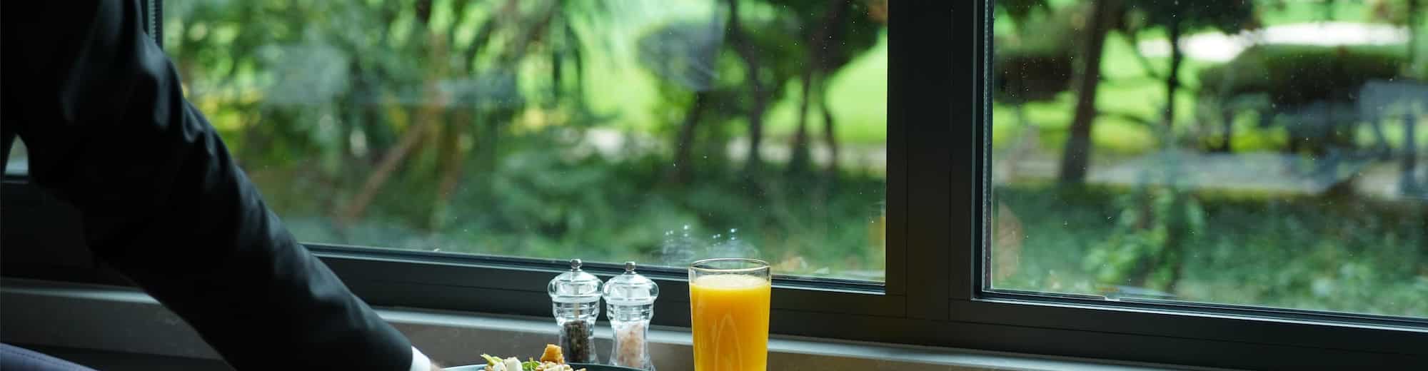 Radisson Hotel Istanbul Harbiye - Restaurant Food and Drink