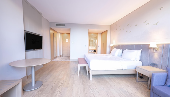 Radisson Hotel Istanbul Harbiye - Guest room
