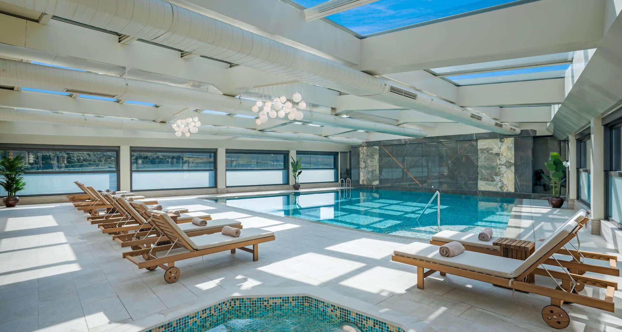 Radisson Hotel Istanbul Merter - Pool