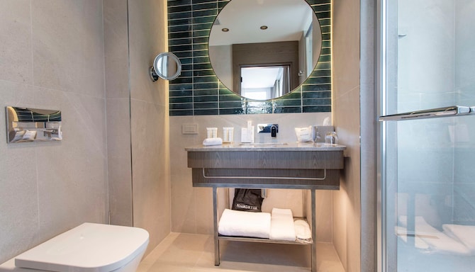 Radisson Hotel Istanbul Sultanahmet - 套房浴室