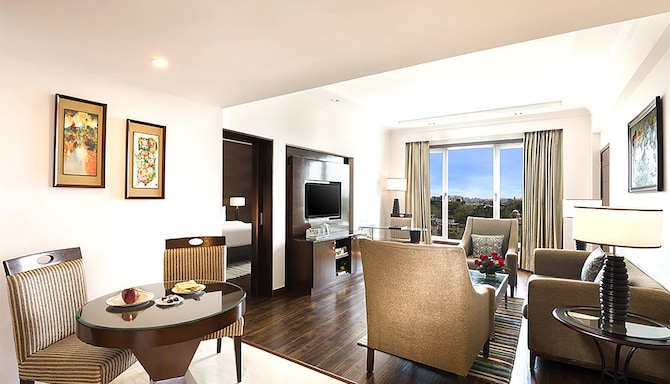 Radisson Hotel Jaipur City Center - Suite Seating Area