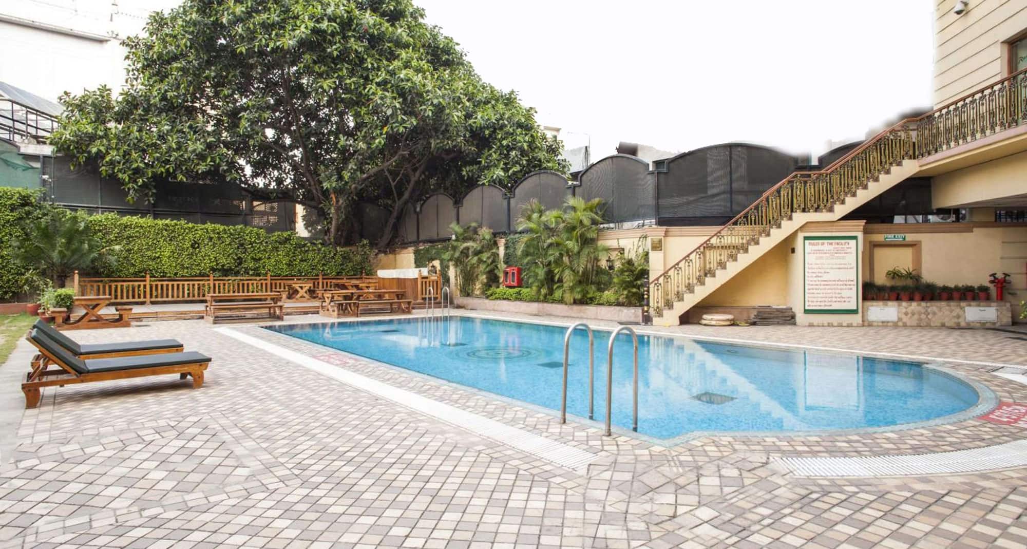 Radisson Hotel Jalandar - Outdoor pool