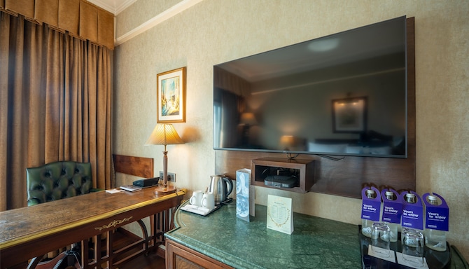 Radisson Hotel Jalandhar - Study Table