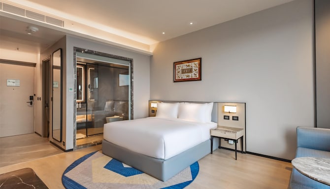 Radisson Hotel Jamshedpur - Superior room with club access