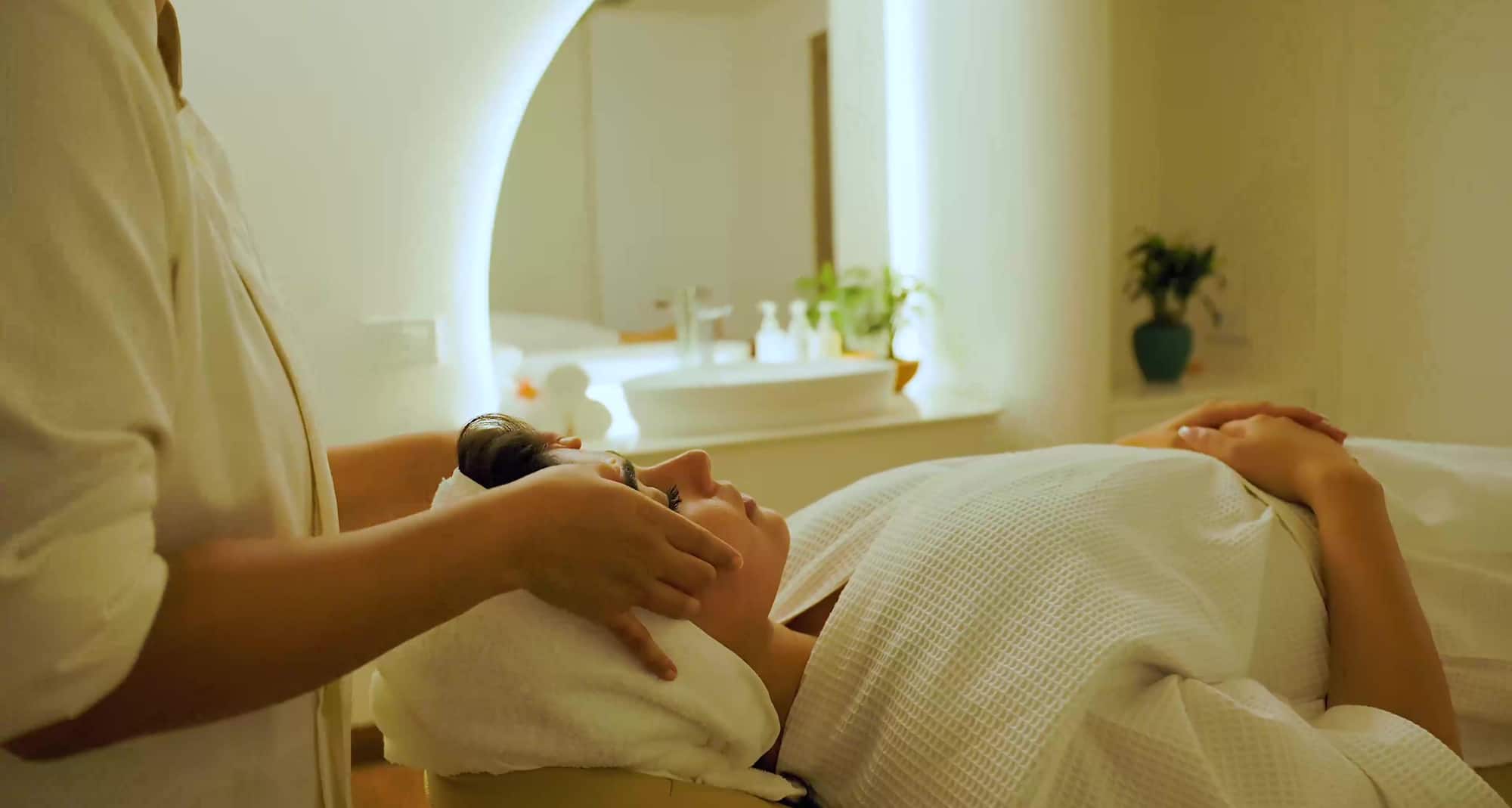 Radisson Hotel Jamshedpur - Massage Room