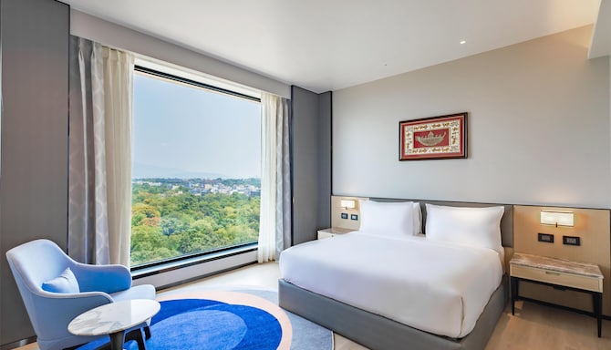 Radisson Hotel Jamshedpur - Exceutive Suite bedroom