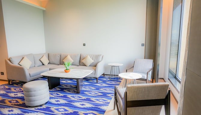 Radisson Hotel Jamshedpur - Presidential Suite Living Room