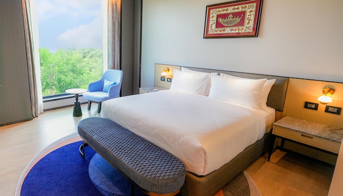 Radisson Hotel Jamshedpur - Presidential Suite Bedroom