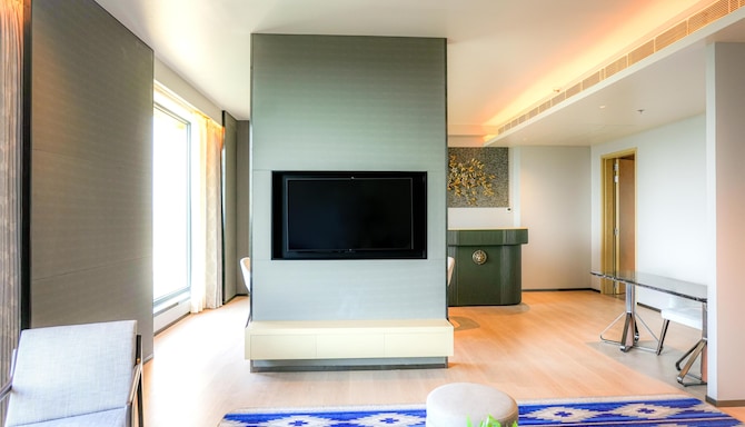 Radisson Hotel Jamshedpur - Presidential Suite Living Room