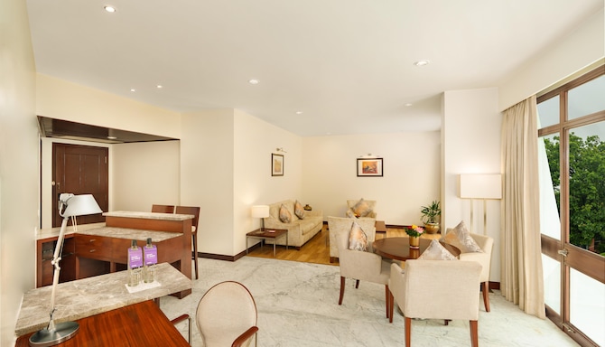 Radisson Hotel Jass Khajuraho - Suite Living Room