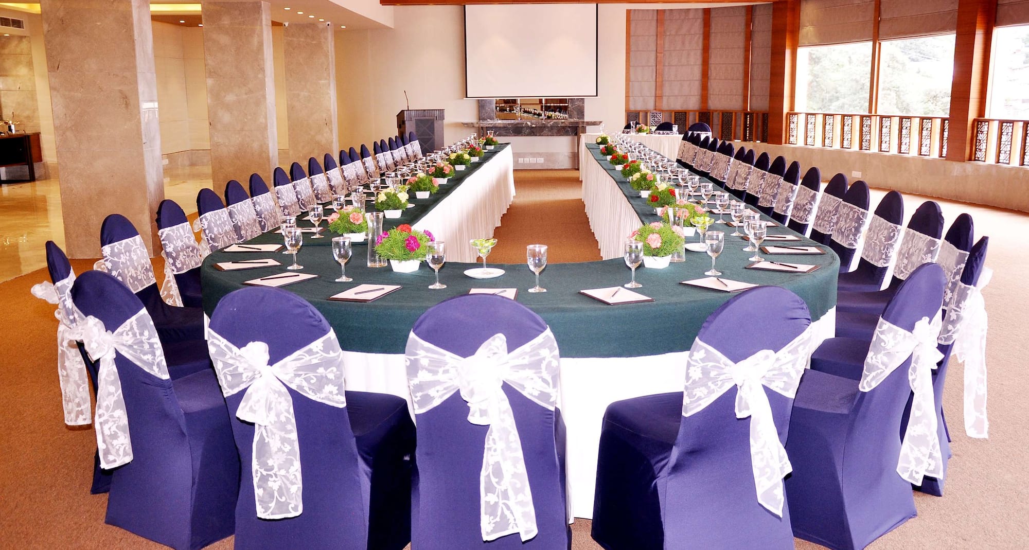 Radisson Hotel Jass Shimla - Good Wood Hall