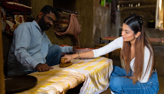 Handcrafted prints shaped by skill, rhythm, and tradition.