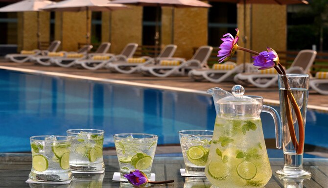 Radisson Hotel Kandla - Pool