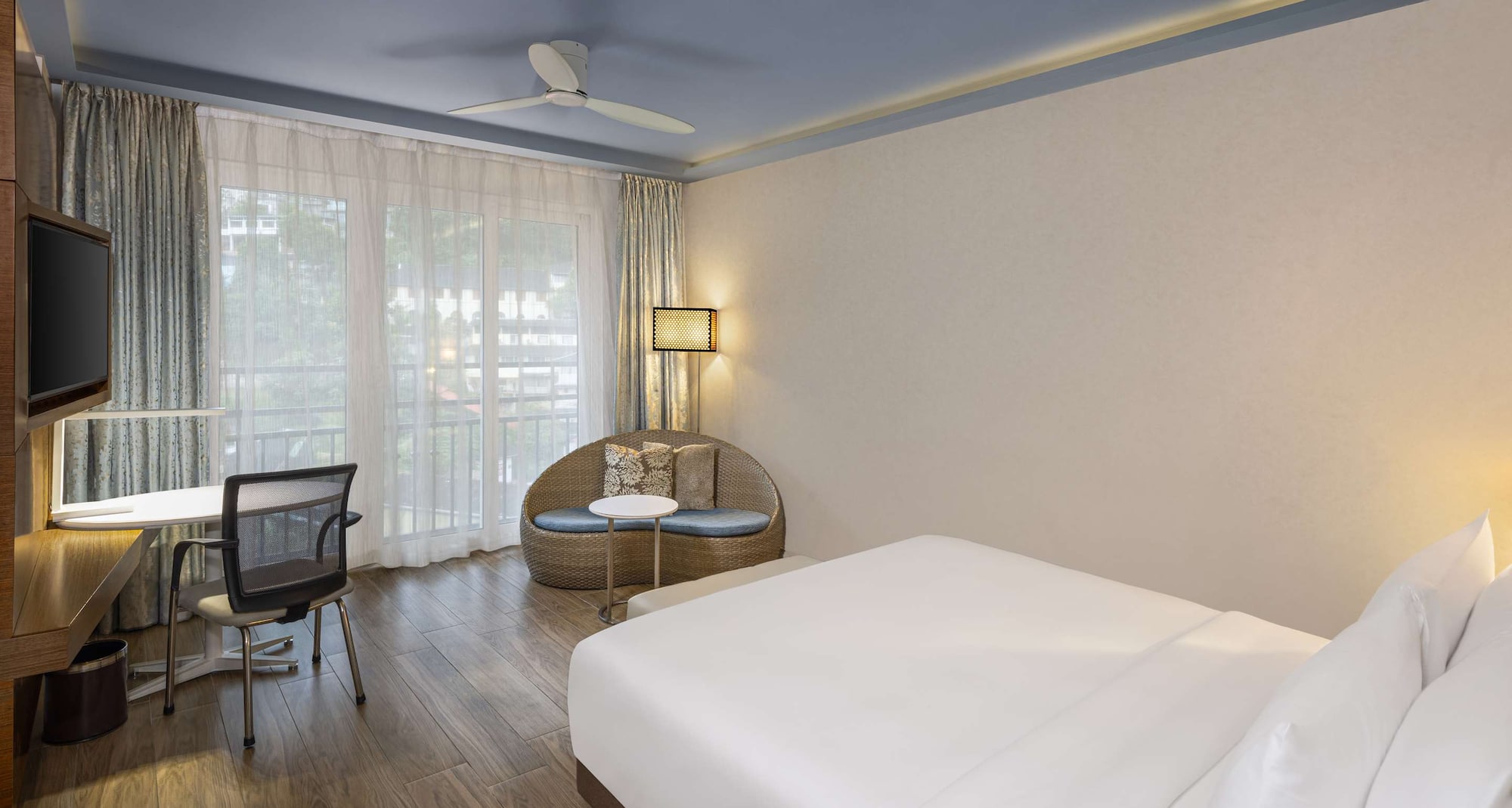 Radisson Hotel Kandy - Deluxe Room