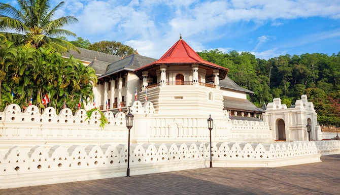 Radisson Hotel Kandy - Kandy temple of tooth relic