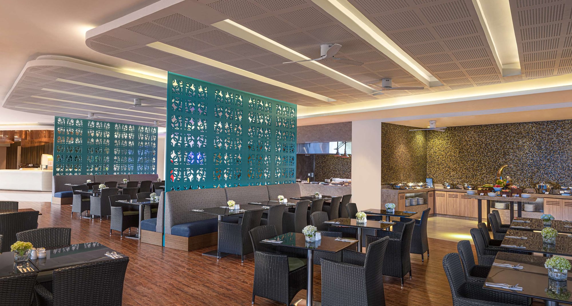 Radisson Hotel Kandy - ресторан Dine