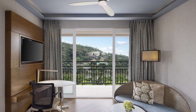 Radisson Hotel Kandy - JUNIOR SUITES