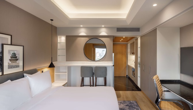 Radisson Hotel Kathmandu - Studio Apartment Bedroom