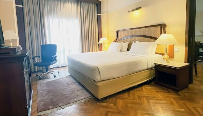 Radisson Hotel Kathmandu - Deluxe Suite