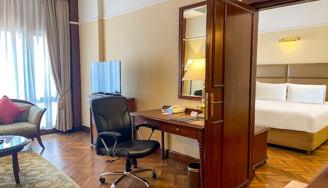 Radisson Hotel Kathmandu - Deluxe Suite