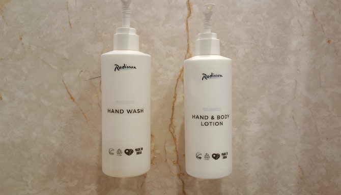 Radisson Hotel Kufri Shimla - Bathroom amenities