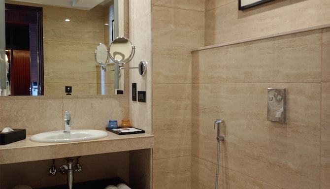 Radisson Hotel Kufri Shimla - Bathroom amenities