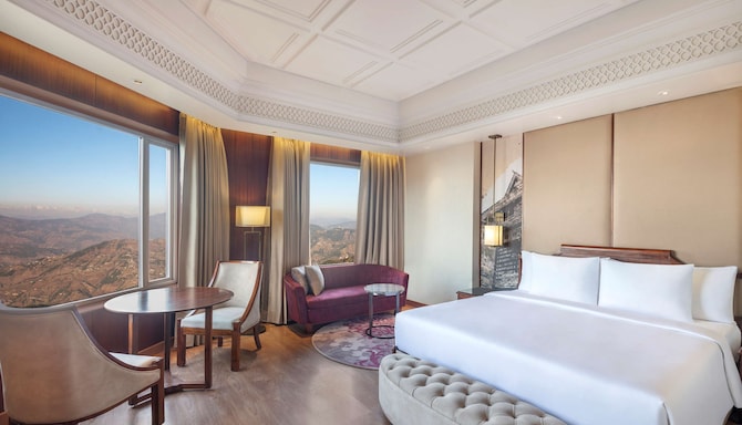 Radisson Hotel Kufri Shimla - Junior Suite