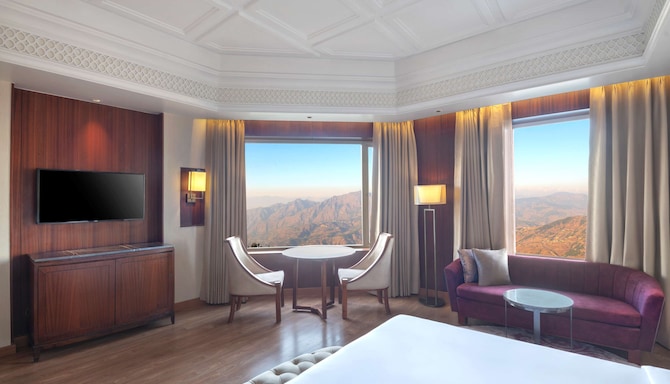 Radisson Hotel Kufri Shimla - Junior Suite
