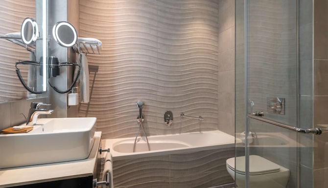 Radisson Hotel Lagos Ikeja - Superior Room pool view Bathroom