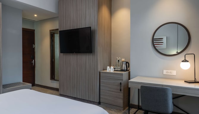 Radisson Hotel Lagos Ikeja - Superior Room Pool view