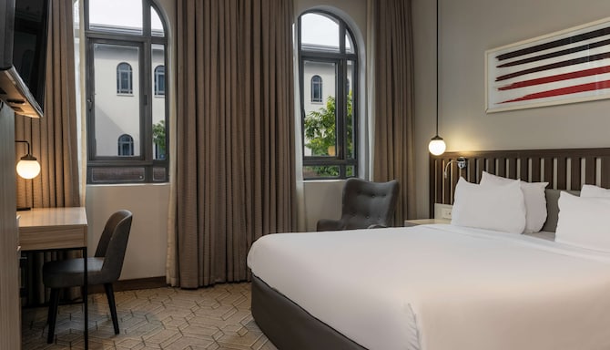 Radisson Hotel Lagos Ikeja - Superior Room Pool view