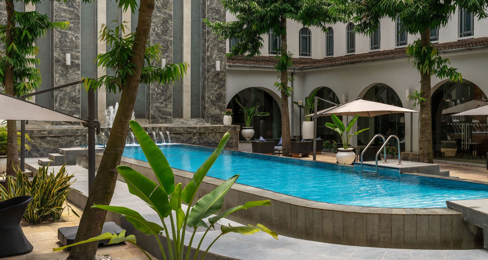 Radisson Hotel Lagos Ikeja - Swimming Pool