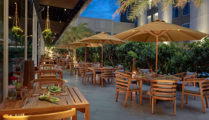 야외 식사 | Radisson Lampung Kedaton