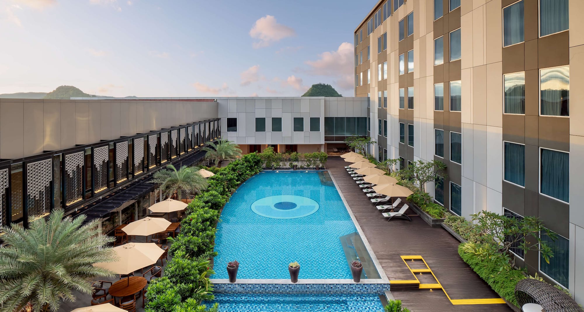 Radisson Hotel Lampung Kedaton - Swimming pool