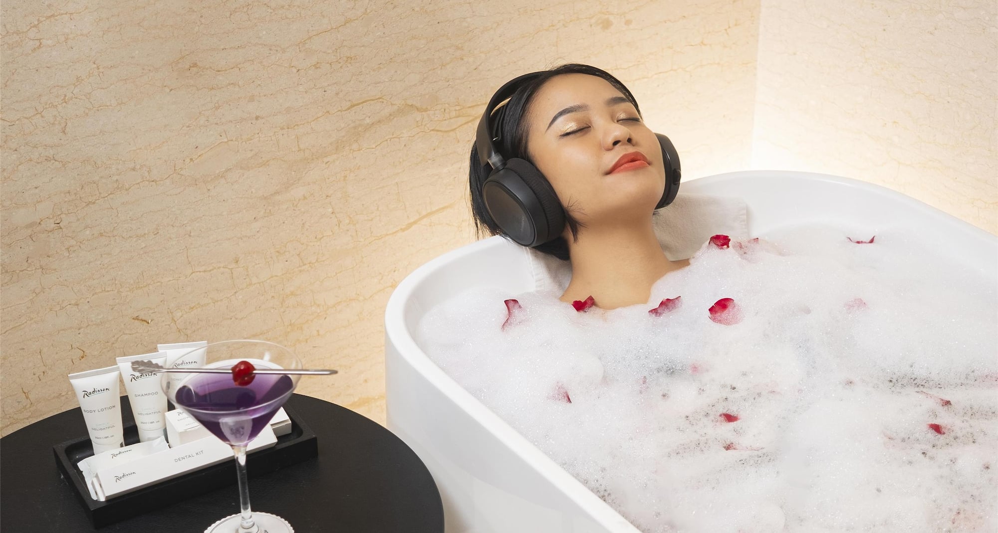 Radisson Hotel Lampung Kedaton - Guest Room Lifestyle - NOT TO BE USED IN ROOMS PAGE/GALLERIES