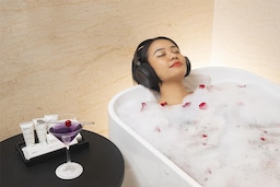 Radisson Hotel Lampung Kedaton - Guest Room Lifestyle - NOT TO BE USED IN ROOMS PAGE/GALLERIES