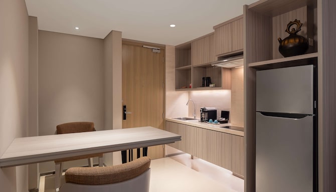 Radisson Hotel Lampung Kedaton - Suite kitchen