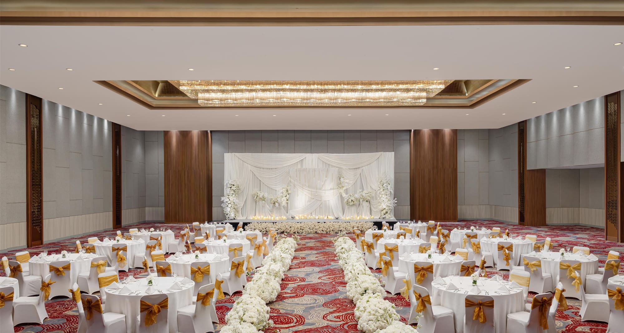 Radisson Hotel Lampung Kedaton - Ballroom wedding setup