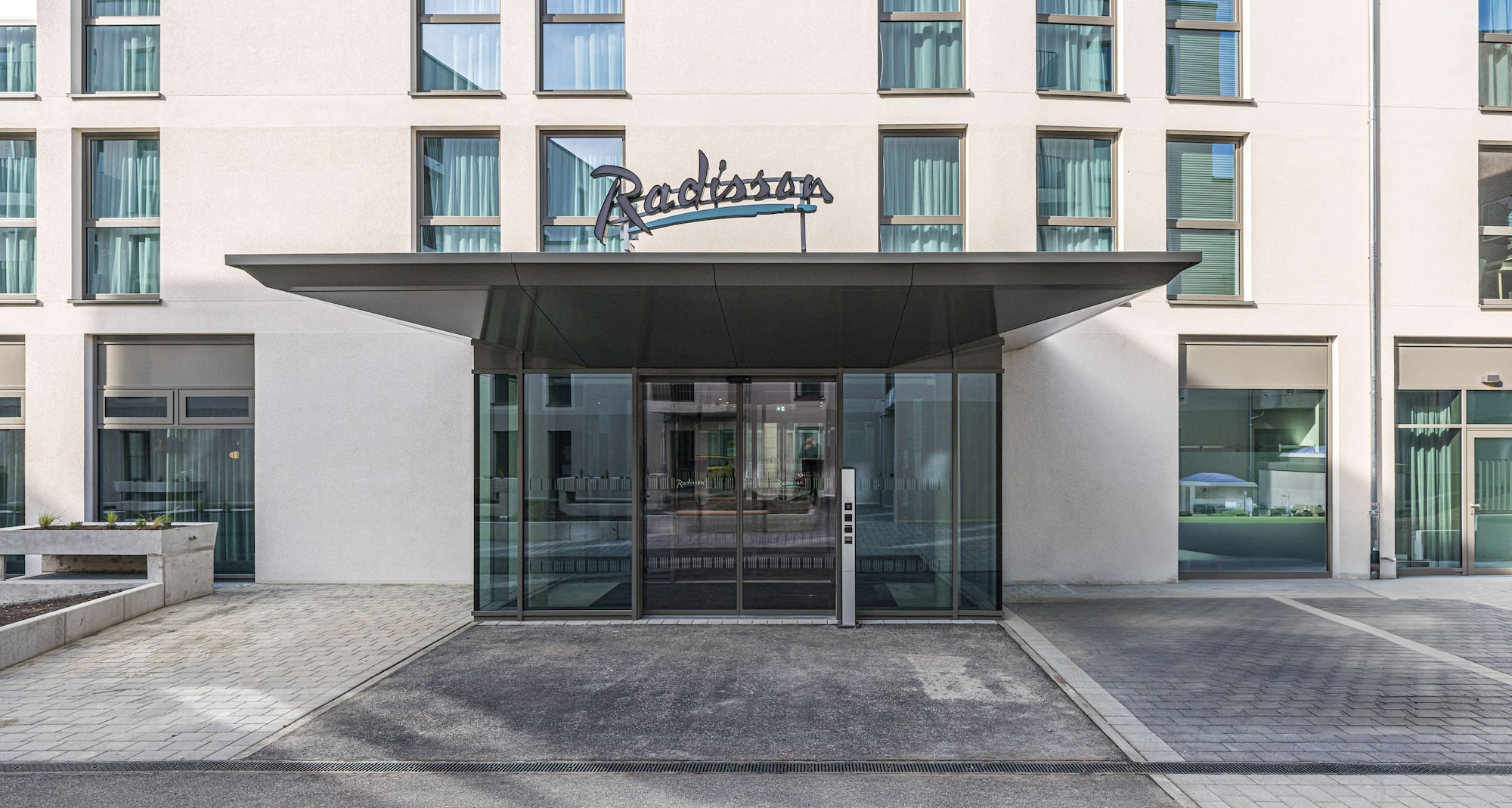 Radisson Hotel Leipzig - Entrance