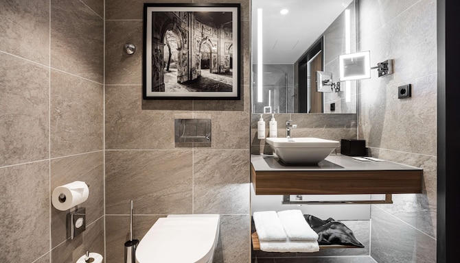 Radisson Hotel Leipzig - Family Stay - 2 Connected Rooms - Bath