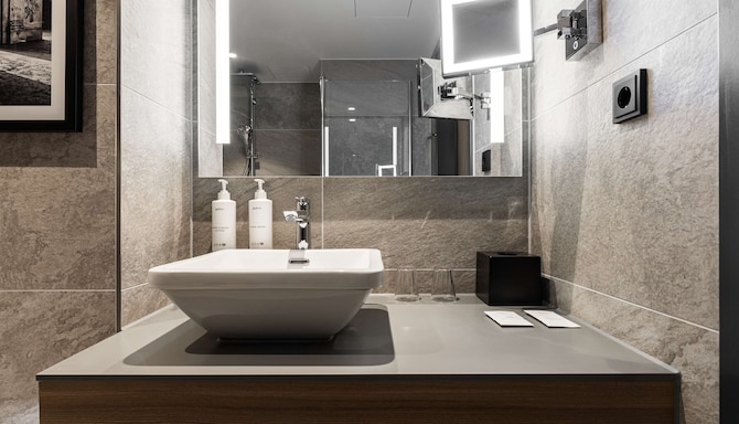 Radisson Hotel Leipzig - Superior Room - High Floor Bath