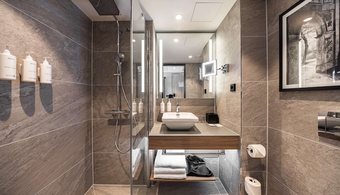 Radisson Hotel Leipzig - Standard Room - High Floor Bath